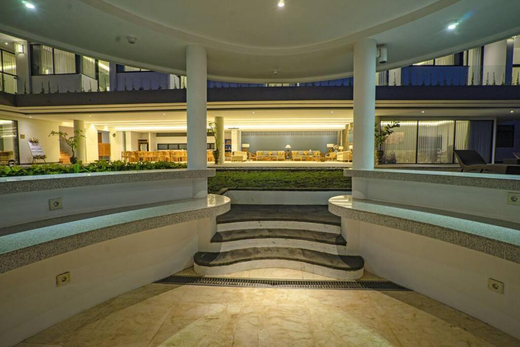 Grand Villa Uluwatu Ungasan Exterior foto